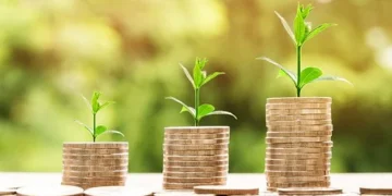 Hacer un tour en la bahía de Santander con una barquita a motor