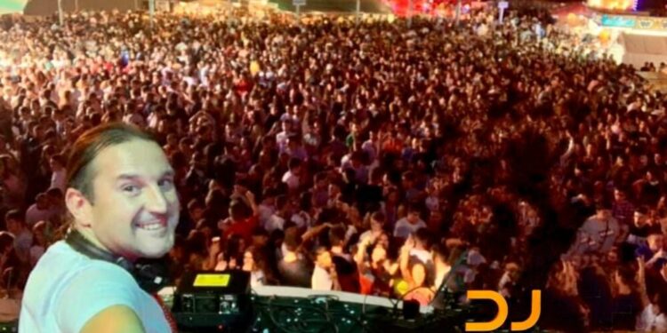 Contratación de DJs para celebraciones en pueblos en 2024
