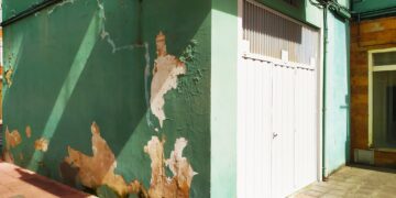 Impermeabilizaciones de garajes en Torrelavega y fachadas curiosas de nuestra ciudad