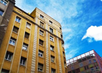 Los ejemplos más interesantes del Art Decó en las fachadas de Santander