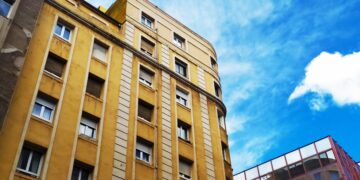 Los ejemplos más interesantes del Art Decó en las fachadas de Santander