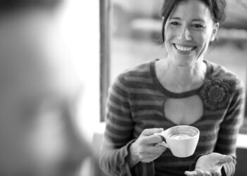 Microcarillas en Palma de Mallorca: ¿por qué considerarlas para mejorar tu sonrisa?