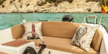 ¿Es posible alquilar barcos sin titulación en Santander?