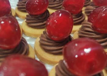 Una tienda de postres artesanales de Santander apoya el primer evento de BJJ y Grappling en Cantabria