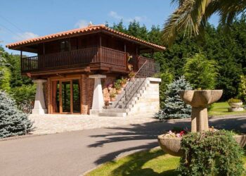 La Casa del Hórreo de Hazas de Cesto: la más original casa rural en Cantabria