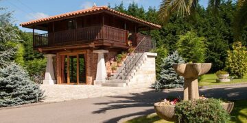 La Casa del Hórreo de Hazas de Cesto: la más original casa rural en Cantabria