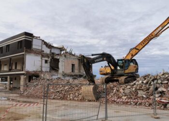 Comentamos con una empresa de derribos en Cantabria el caso del Hotel Miramar