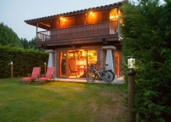 Hórreos en Cantabria y la casa rural más original de la región