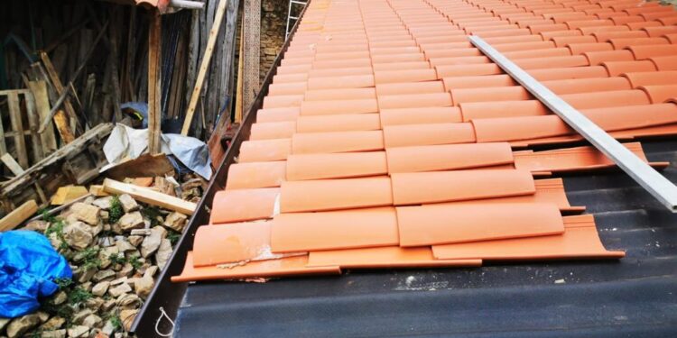 Mantenimiento y limpieza de tejados en Alcalá de Henares