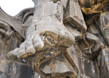 Hablamos con una empresa de mantenimiento de tejados en Guadalajara sobre diversos monumentos