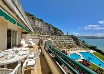 10.000 euros para reparar filtraciones en cubiertas en Laredo (Polideportivo Emilio Amavisca)