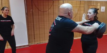 Defensa personal contra cuchillos en Santander