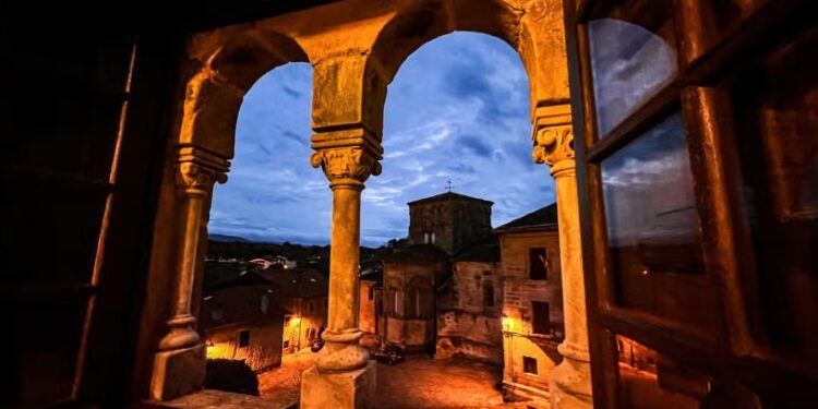 Palacio de Velarde en Santillana del Mar: una visita obligada para todos