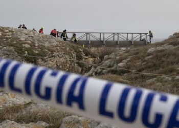 Crónica de una chapuza criminal anunciada: negligencias graves en la pasarela de la costa de Santander