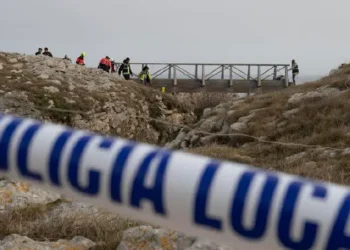 Demasiados puntos negros en estructuras y edificios públicos sin mantenimiento en Santander