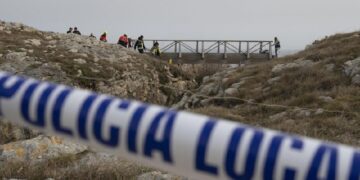 Crónica de una chapuza criminal anunciada: negligencias graves en la pasarela de la costa de Santander