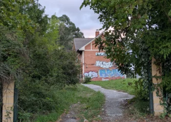 Reformas de locales para convertirlos en viviendas en Cantabria: las antiguas estaciones de tren abandonadas